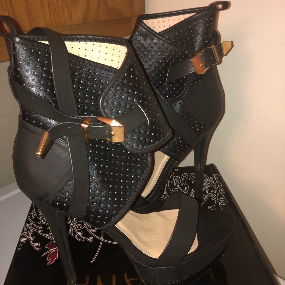 Black leather sandals